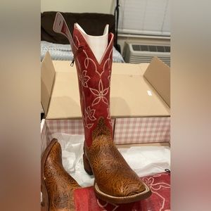 Cowboy/cowgirl boots